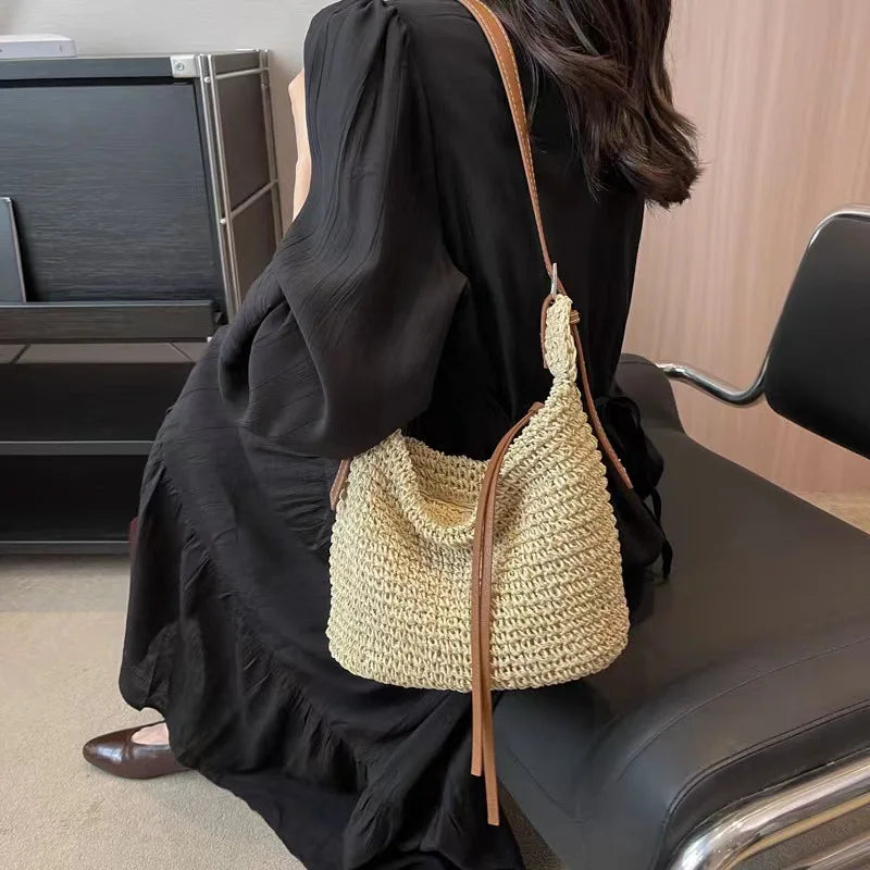 Women's Woven Straw Messenger Bag — Raffia