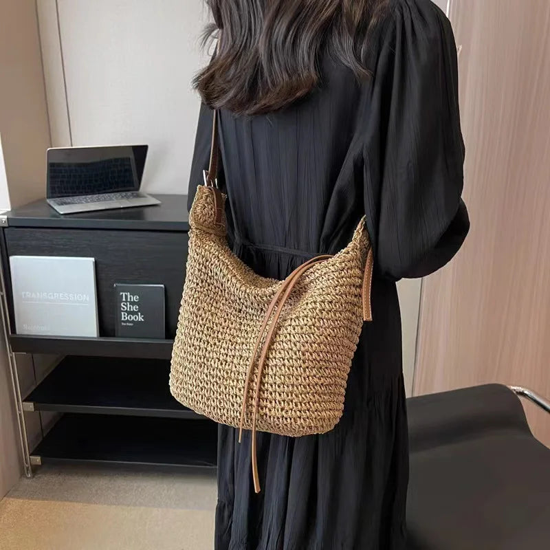 Women's Woven Straw Messenger Bag — Raffia