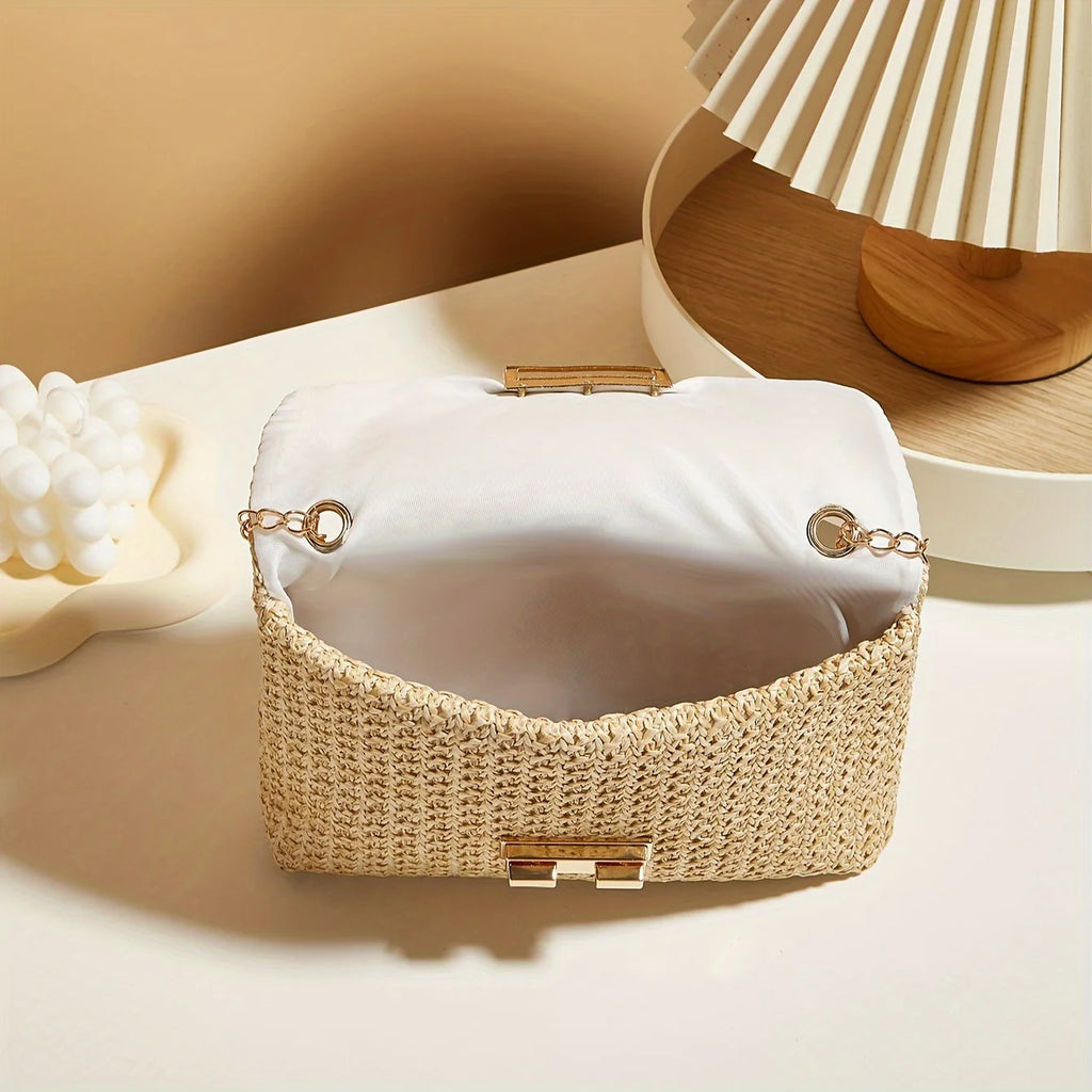 Women's Handwoven Straw Shoulder Bag — Lock Closure