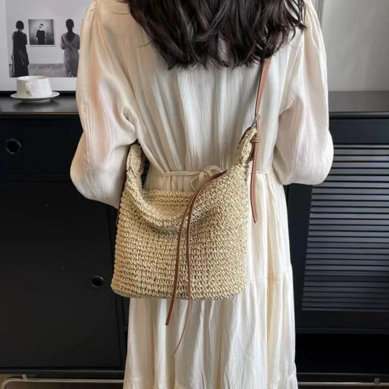 Women's Woven Straw Messenger Bag — Raffia